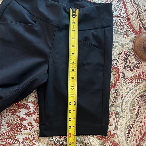 Under Armour Womens XS Golf Shorts - Picture 9 of 10